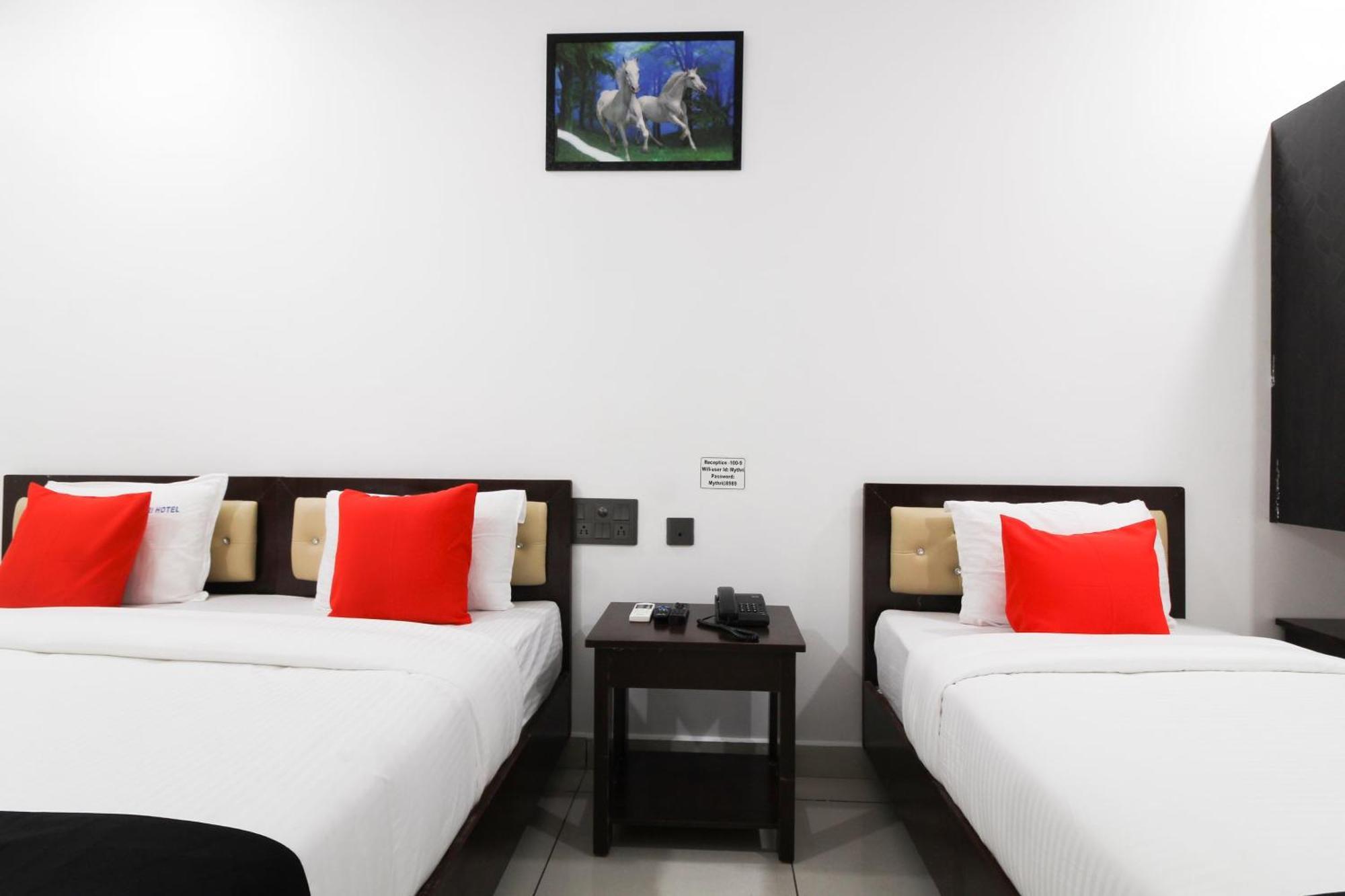 Super Mythri Hotel Near By Ecil, As Rao Nagar, Sainikpuri Maula Ali Extérieur photo