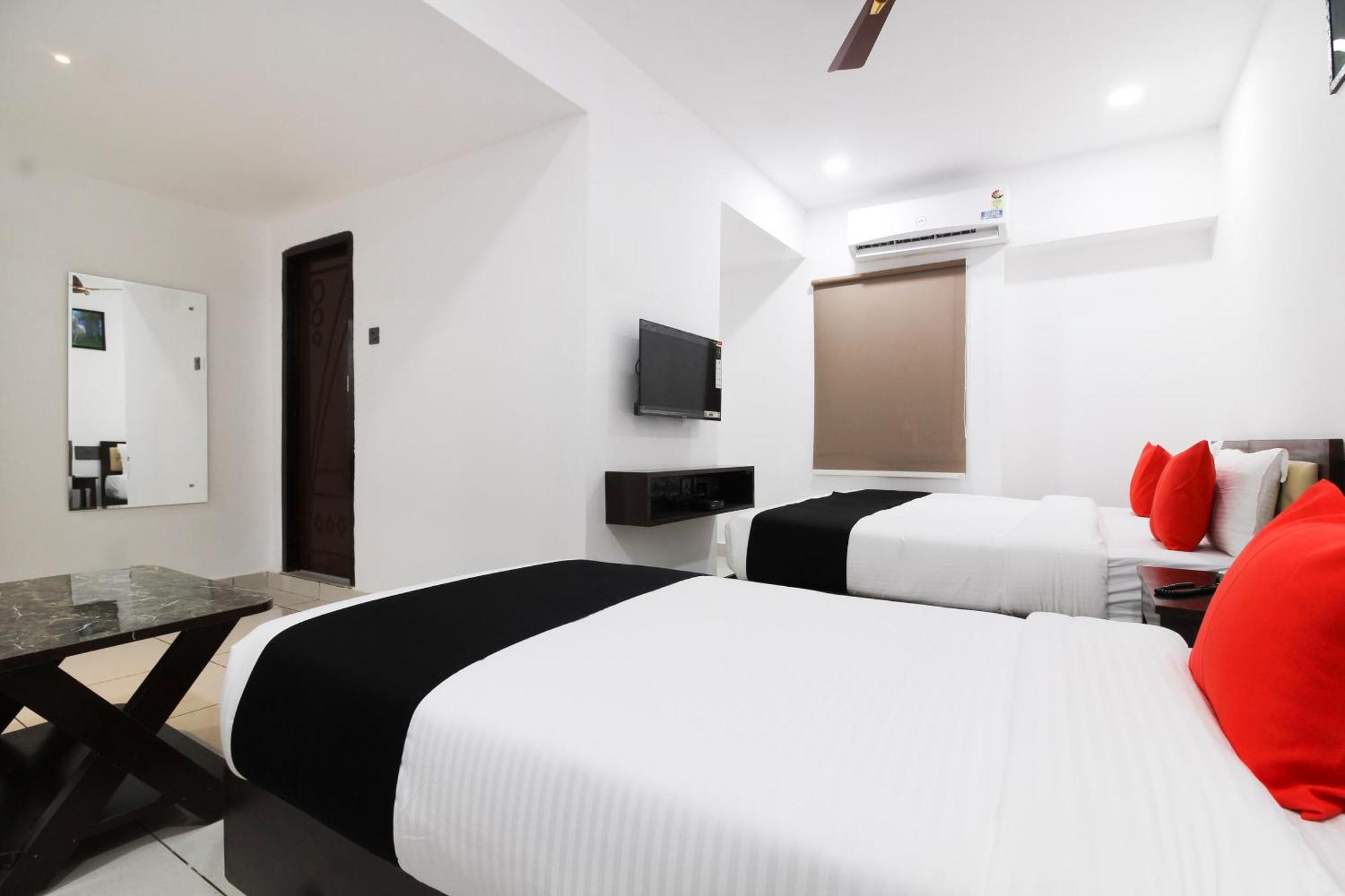 Super Mythri Hotel Near By Ecil, As Rao Nagar, Sainikpuri Maula Ali Extérieur photo