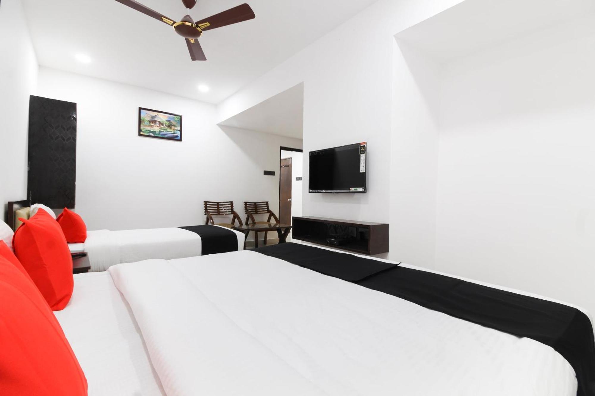 Super Mythri Hotel Near By Ecil, As Rao Nagar, Sainikpuri Maula Ali Extérieur photo